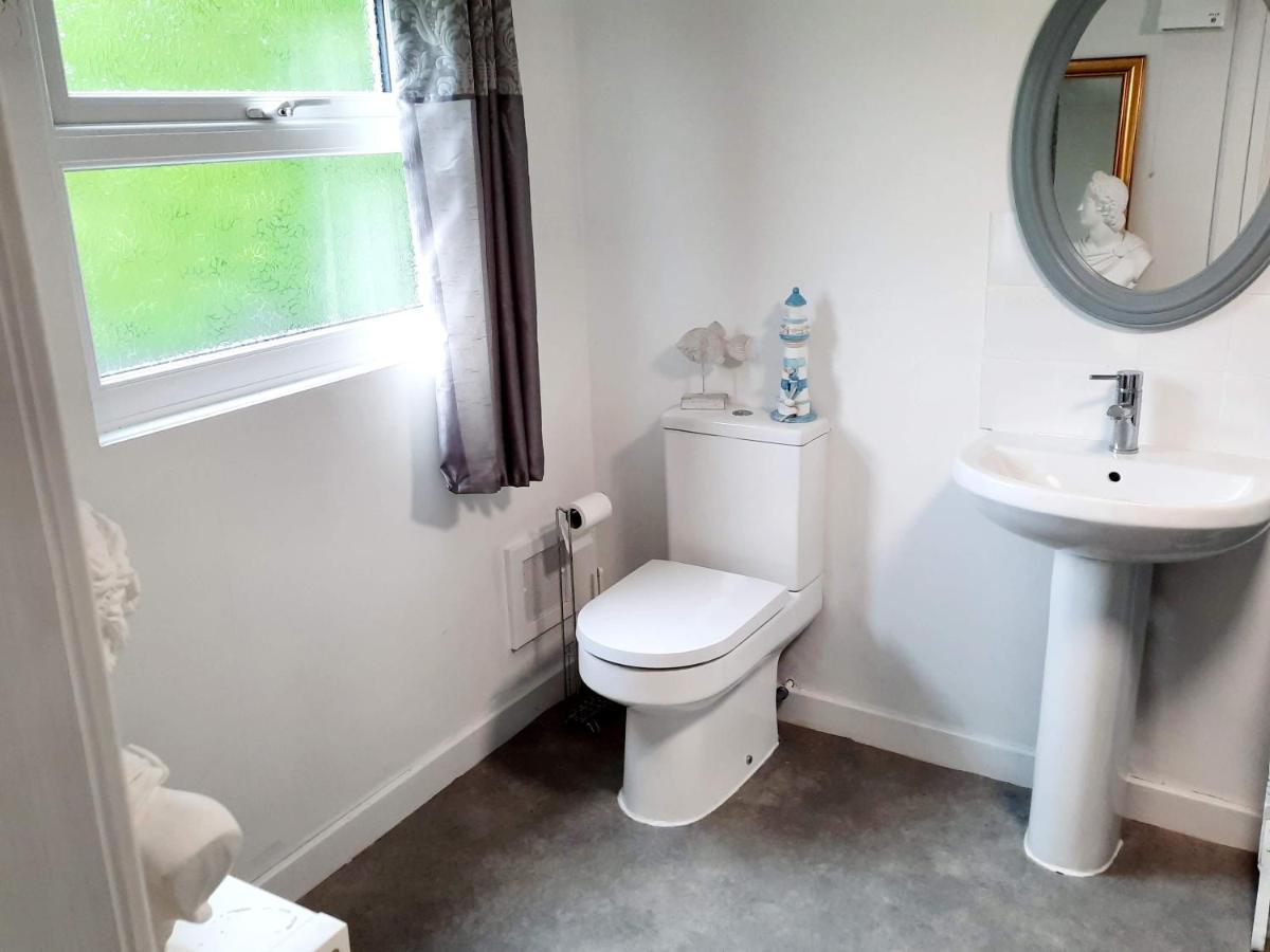 The Wood Cottage Scarborough Extérieur photo